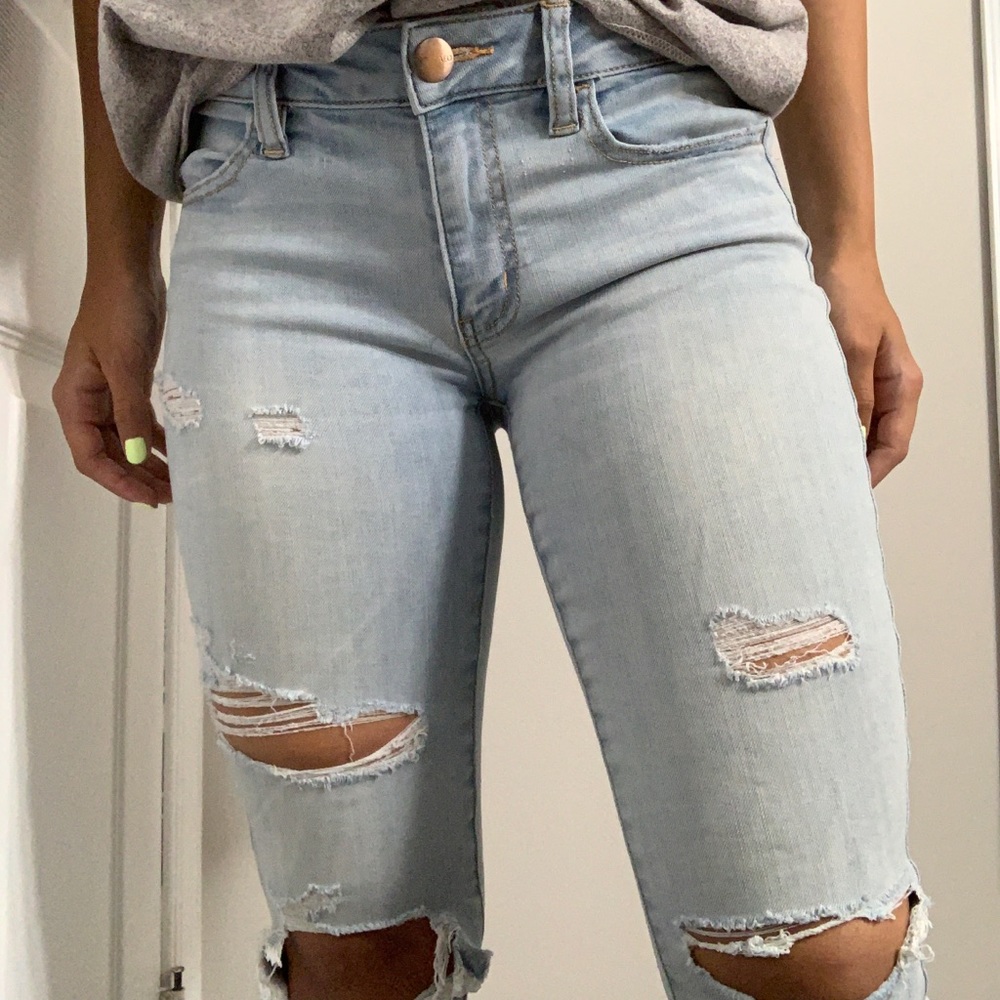 AEO Light Wash Ripped Jeans